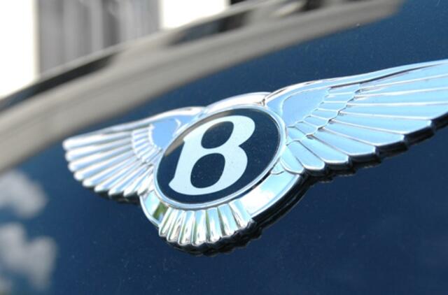 "Bentley Motors" atšaukia šimtus automobilių dėl markės emblemos