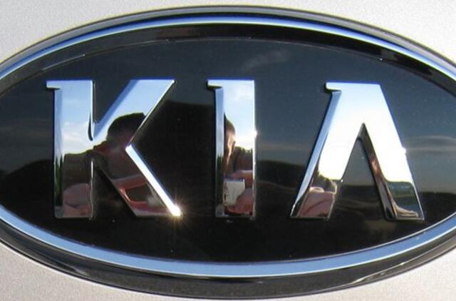 Dėl masinio "Kia" automobilių atšaukimo kompanijos vadovas neteko posto