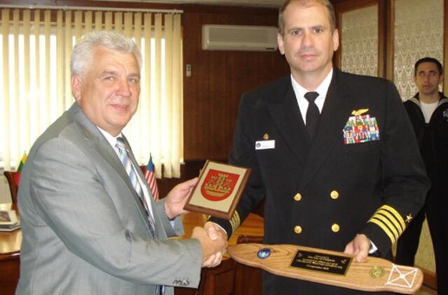 JAV kariškiai nepamiršta Klaipėdos našlaičių