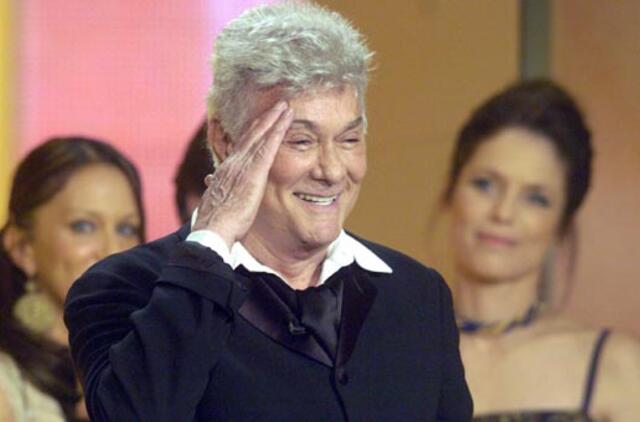 Mirė žymus Holivudo aktorius Tonis Kertis