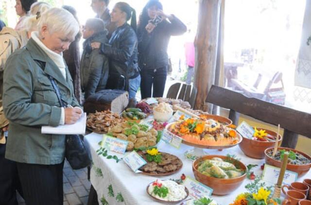 Sveiko maisto šventėje -  vegetarinių valgių stalai