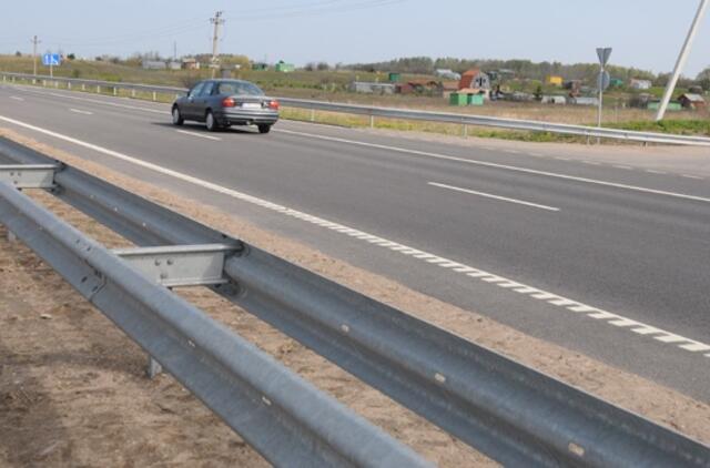 Vagys siaubia kelių ir ryšio infrastruktūrą