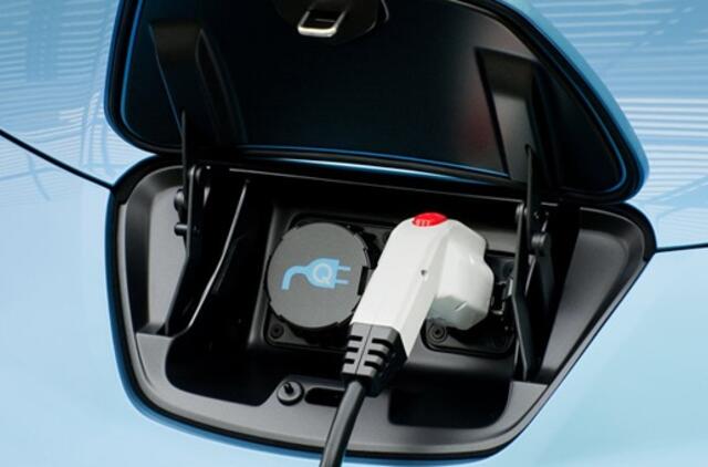 Analitikai ragina neskubėti tikėti greita elektromobilių ateitimi