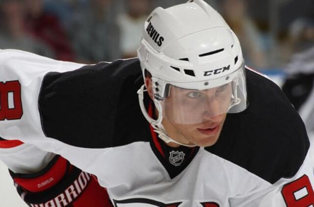 "Devils" su Dainiumi Zubrumi pralaimėjo "Islanders" ledo ritulininkams