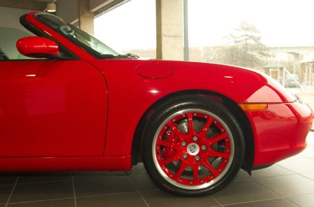 Draudimo grimasos: Lietuvos senjorai važinėja naujutėliais "Porsche“ automobiliais