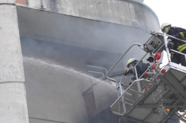 Kauno daugiabutyje kilo pražūtingas gaisras