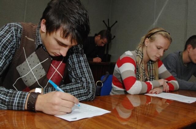 Klaipėdiečiai į Konstitucijos egzaminą rinkosi negausiai