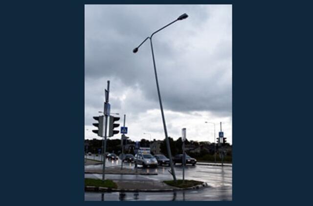 Kretinga palenktus stulpus pakeis naujais