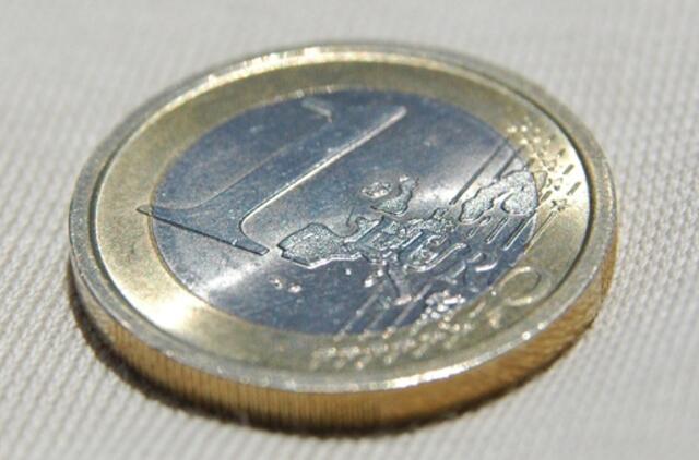 Milijardierius Warrenas Buffetas prognozuoja rimtus išbandymus eurui