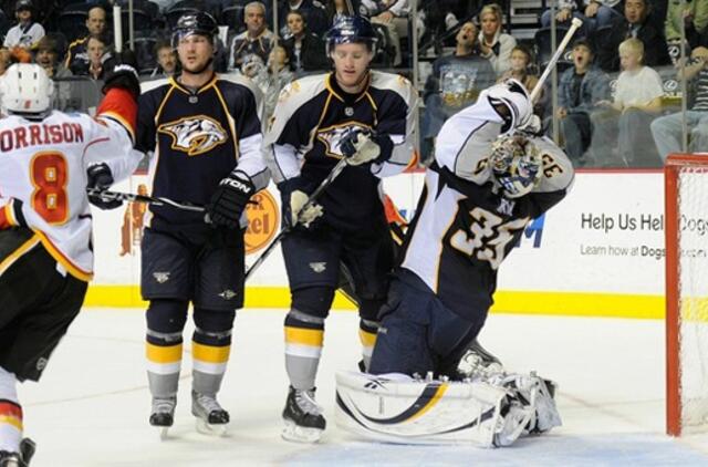 NHL rungtynėse pergales šventė ir šeimininkai ir svečiai