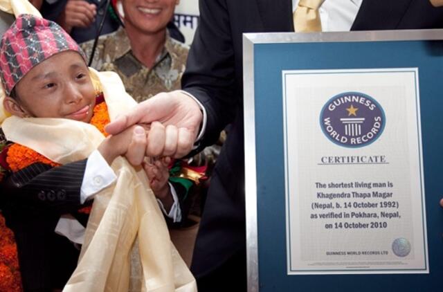Pasaulio rekordas: 65,5 cm ūgio nepalietis pripažintas mažiausiu žmogumi