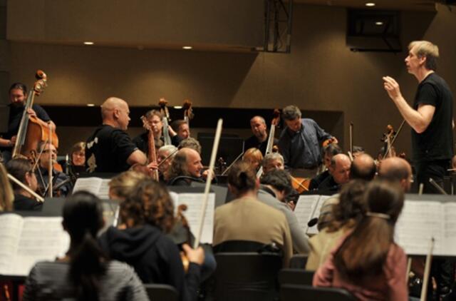 Stebimasi perdėtu valdžios dėmesiu Gintaro Rinkevičiaus orkestrui