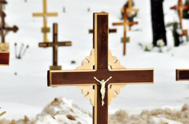 Sumažintų pensijų kompensacijas siūloma mokėti ir pensininkui mirus