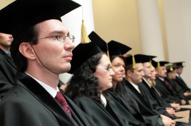 Už mokslus mokėję, tačiau gerai studijavę studentai galės atgauti dalį mokesčių