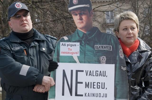 Viešojo sektoriaus darbuotojai biudžetui "dovanojo" net mėnesio darbo užmokestį