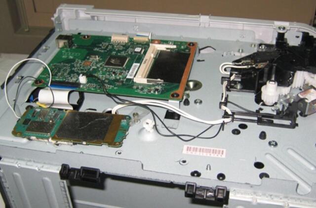 Atpažintas asmuo, išsiuntęs bombą Angelai Merkel