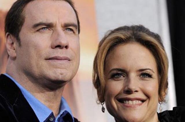 Džonas Travolta su žmona jau sūpuoja sūnelį