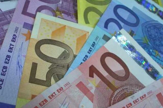 Euro kursas ir toliau smunka