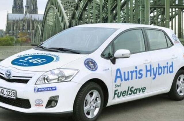 Hibridinis "Toyota Auris" nori pasaulio rekordo