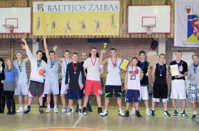 KU Pedagogikos fakulteto krepšinio aikštelėje grūmėsi aktyvus uostamiesčio jaunimas