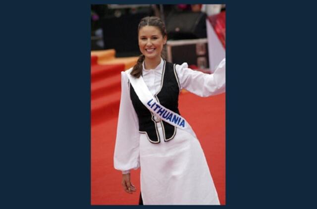 Lietuvė Enrika Trepkutė grožio konkurse "Miss International" pelnė prizą už gražiausią figūrą