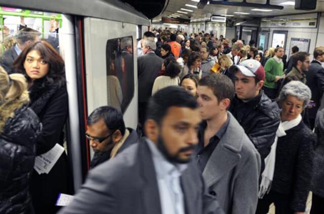 Londone ir vėl streikuoja metro personalas