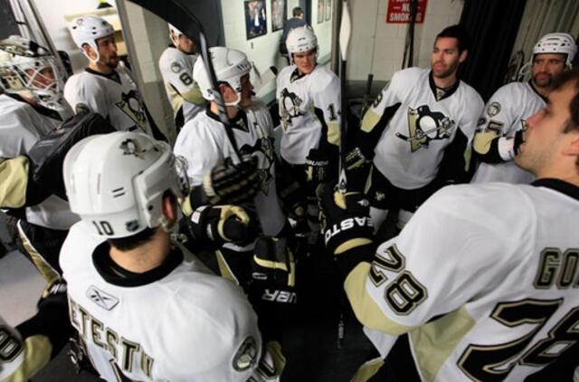 NHL: Pitsburgo "Penguins" pratęsė pergalių seriją iki septynių