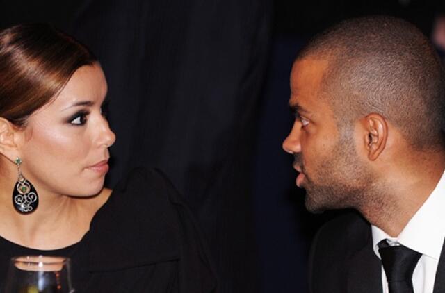 "Nusivylusi namų šeimininkė" Eva Longoria skiriasi su krepšininku Tony Parkeriu