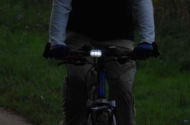 Pėsčiųjų perėjoje partrenktas dviratininkas