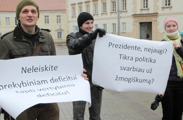 Piketuotojai piktinosi Dalios Grybauskaitės pozicija Aleksandro Lukašenkos atžvilgiu