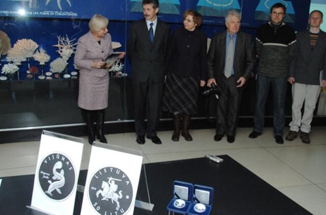 Pristatyta pirmą kartą žuvį vaizduojanti moneta