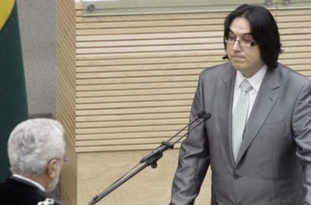 Seimo narių gretas papildė iš Klaipėdos kilęs Andrius Burba