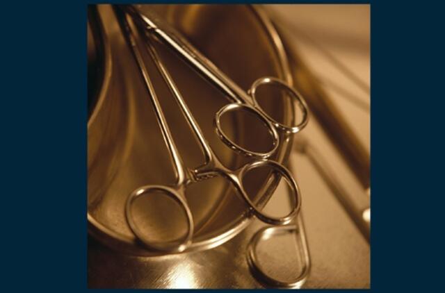 Medicinos studentams teko skrosti negyvą savo docentą