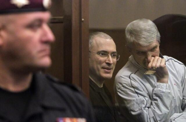 Michailas Chodorkovskis ir Platonas Lebedevas nuteisti kalėti po 13,5 metų