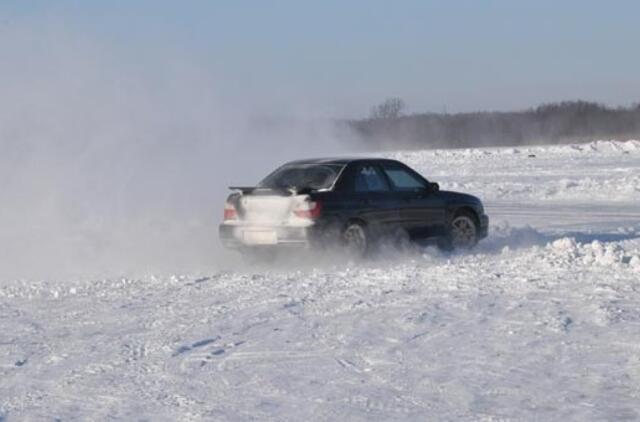 Naktį laukiama sniego, važiuoti bus sudėtinga