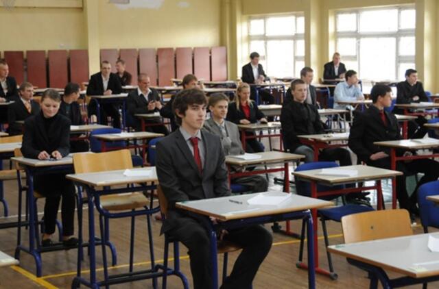 Naujovė: po valstybinių kalbų egzaminų bus galima išsinešti užduoties sąsiuvinį