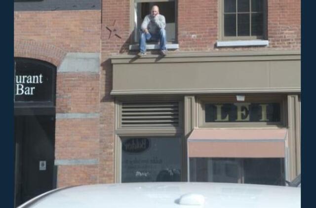 Norą parūkyti policininkai palaikė bandymu nusižudyti