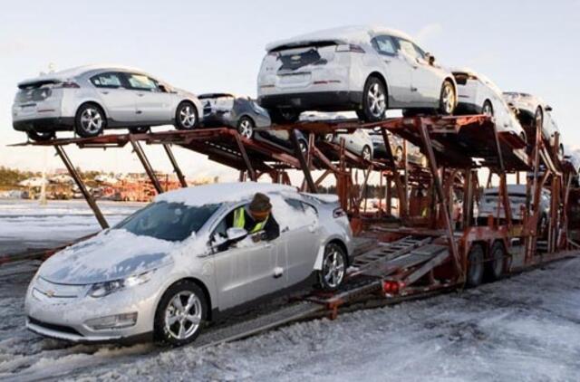 Pirmasis elektromobilio "Chevrolet Volt" egzempliorius parduotas už 225 tūkst. dolerių