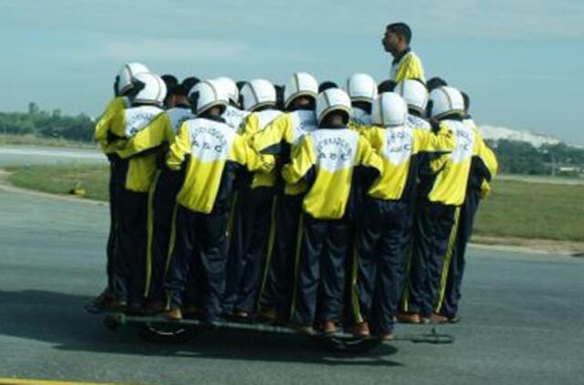 Rekordas: motociklu važiavo 54 žmonės