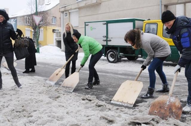 Sniegas vėl šaukia klaipėdiečius į talką