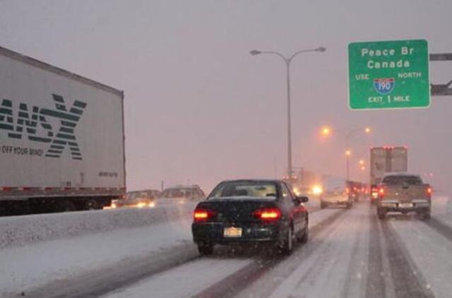 Sniego audra užklupo JAV šiaurės rytinę dalį