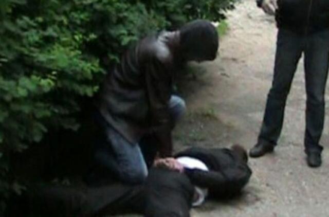 Sugyventiniai narkotikus pardavinėjo daugiabučiuose