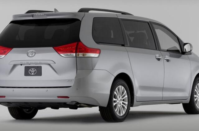 "Toyota Sienna" modelius Amerikoje sustabdė... stabdžiai