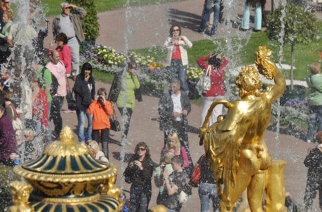 Vis daugiau Europos miestų svarsto įvesti mokestį turistams