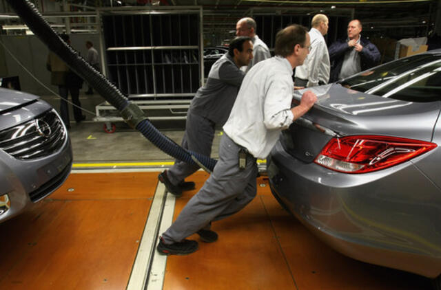 2010-aisiais naujų automobilių pardavimas Vokietijoje rekordiškai smuktelėjo