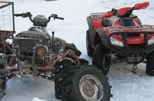 Cigaretes per ledą gabeno keturračiais