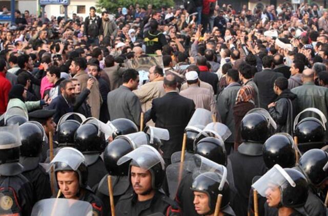 Dar viename Egipto mieste demonstrantai susirėmė su policija