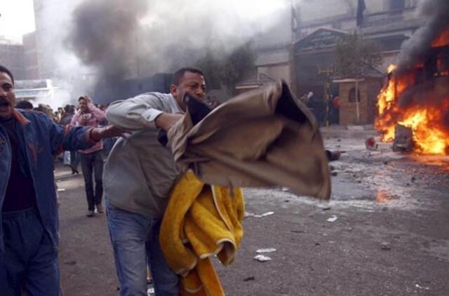 Egipte prailginta komendanto valanda, žuvo dešimtys žmonių