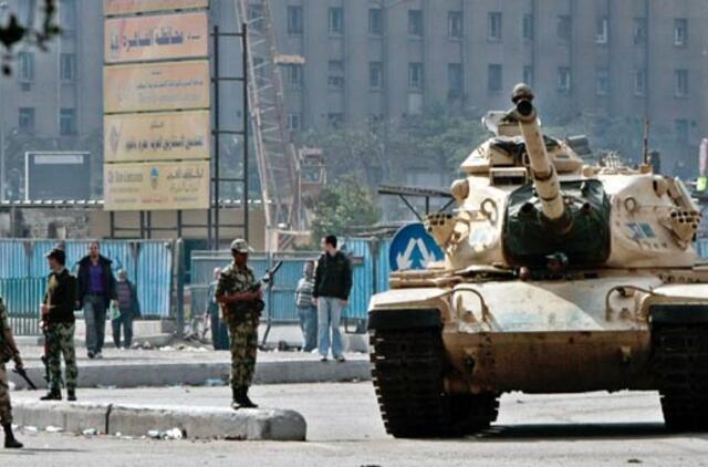 Europos Sąjunga ragina Egipto prezidentą nedelsiant užmegzti dialogą su opozicija