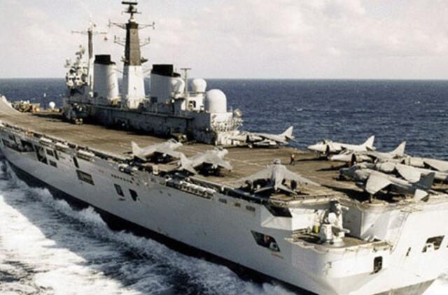 Honkongo verslininkas nori įsigyti britų lėktuvnešį